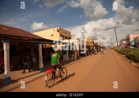 Scène de rue montrant Main Street - Soroti, Ouganda, Afrique de l'Est. Banque D'Images