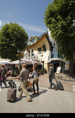 La maison tordue (Krzywy Domek (the Crooked House) Sopot, Pologne Banque D'Images