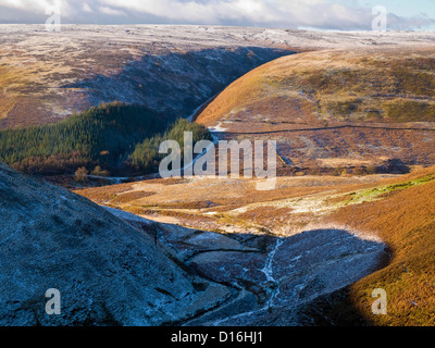 Pic noir des landes autour de la partie supérieure de la vallée de la Derwent, parc national de Peak District, l'hiver Banque D'Images