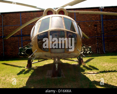 Hélicoptères dans la Prague, Musée de l'Aviation Kbely.Mil Mi-8T Banque D'Images