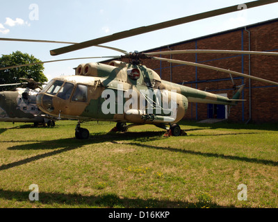 Hélicoptères dans la Prague, Musée de l'Aviation Kbely.Mil Mi-8T Banque D'Images