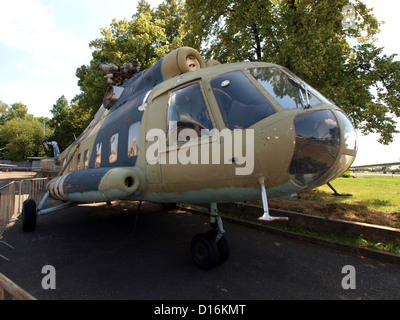 Hélicoptères dans la Prague, Musée de l'Aviation Kbely.Mil Mi-8 Banque D'Images