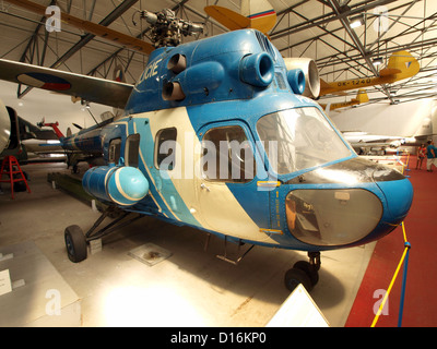 Hélicoptères dans la Prague, Musée de l'Aviation Kbely.Mil Mi-2 Hoplite Banque D'Images