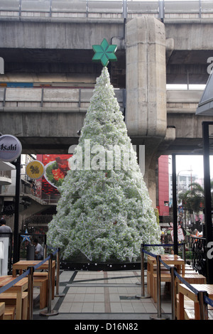 Arbre de Noël 2013 sur la rue à Bangkok Banque D'Images