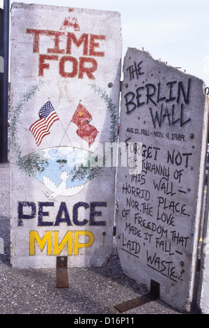 Une partie du mur de Berlin sur l'affichage à Portland, ME Banque D'Images