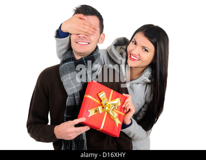 Les jeunes isolés casual couple avec don Banque D'Images