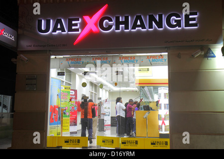 Dubai eau,Émirats Arabes Unis,Deira,Al Rigga,Al Rigga Road,shopping shopper shoppers magasins marchés marché achats vente, Retail stor Banque D'Images