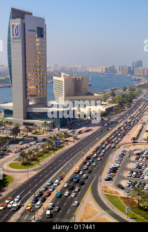 Dubai eau,Emirats Arabes Unis,Deira,Al Rigga,Baniyas Road,trafic,Dubai Creek,Emirates NBD,National Bank of Dubai Building,Anglais,arabe,langue,bi Banque D'Images