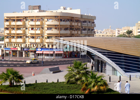 Dubai eau,Emirats Arabes Unis,Deira,Al Rigga,Union Square,Union Metro Station,Red Green Line,métro,train,train,extérieur,UAE121012039 Banque D'Images