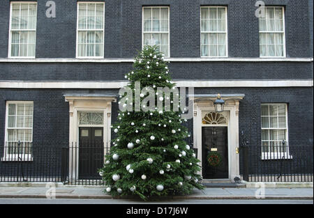 Numéro de l'extérieur de l'ARBRE DE NOËL ARBRE DE NOËL Le 10 Downing Street LONDON ENGLAND UK 10 décembre 2012 Banque D'Images
