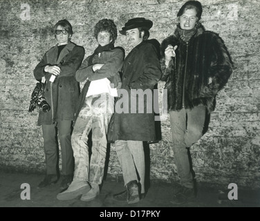 Les BYRDS groupe pop américain à Londres, février 1967 à partir de l : Roger McGuinn, Chris Hillman, Dave Crosby, Mike Clark Banque D'Images