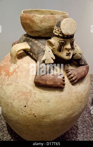 La culture Chancay récipient en céramique d'un Pérou 1200-1430 Banque D'Images