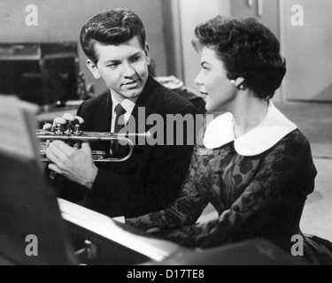 GO, JOHNNY, GO ! Hal Roach 1959 Film Distribution avec Jimmy Clanton comme Johnny Melody et Sandy Stewart comme Julie Arnold Banque D'Images