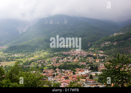 Capo di Ponte, Italie Alpes. Il y a un certain nombre de sites d'art rupestre dans cette partie de l'UNESCO Site du Patrimoine Rupestre dans Valcamonic Banque D'Images