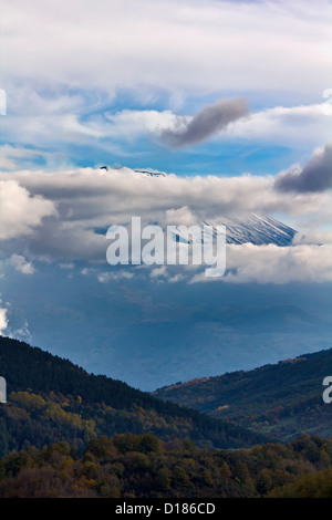 Italie, Sicile, vue sur le volcan Etna depuis les monts Nébrodes Banque D'Images