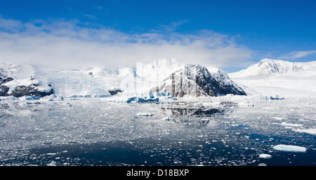 Canal Lemaire dans l'Antarctique, journée ensoleillée Banque D'Images