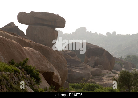 Un superbe rock formation Hampi, Karnataka, Inde Banque D'Images