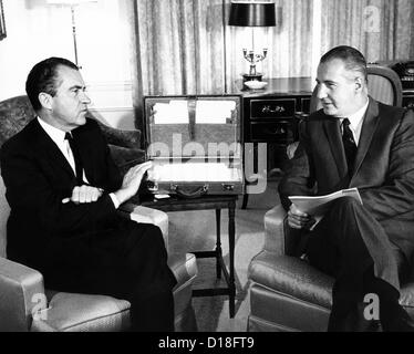 Le président élu Nixon rencontre le Vice-président élu Spiro Agnew après leur victoire aux élections. Le 27 novembre 1968.   CSU (ALPHA 388) Banque D'Images