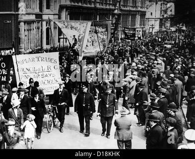 Défilé de jour de mai, les communistes et l'aile gauche travaillistes. La grande grève générale qui a commencé 2 jours plus tard. Londres, Banque D'Images