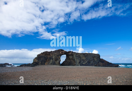 Fuerteventura, îles canaries, arche de pierre Arco del jurado par la côte ouest Banque D'Images