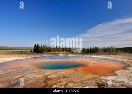 Midway Geyser Basin (Opale) Piscine, parc national de Yellowstone, Wyoming, USA Banque D'Images