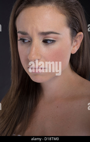 Jeune femme en colère triste Banque D'Images