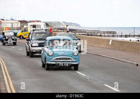 10 standard en passant par Walcott en rallye de voitures classiques de Cromer, à Great Yarmouth Banque D'Images