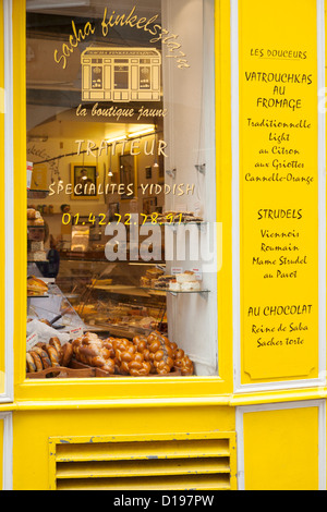 Sacha Finkelsztajn Boulangerie - Pâtisserie Yiddish célèbre dans les Marais, Paris France Banque D'Images