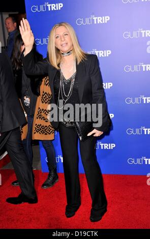 Barbara Streisand aux arrivées de culpabilité à la Premiere Voyage Régence, Westwood Village Theatre, Los Angeles, CA, 11 décembre 2012. Photo par : Elizabeth Goodenough/Everett Collection Banque D'Images