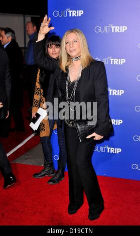 Barbara Streisand aux arrivées de culpabilité à la Premiere Voyage Régence, Westwood Village Theatre, Los Angeles, CA, 11 décembre 2012. Photo par : Elizabeth Goodenough/Everett Collection Banque D'Images