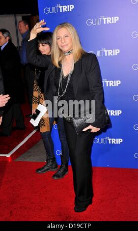 Barbara Streisand aux arrivées de culpabilité à la Premiere Voyage Régence, Westwood Village Theatre, Los Angeles, CA, 11 décembre 2012. Photo par : Elizabeth Goodenough/Everett Collection Banque D'Images