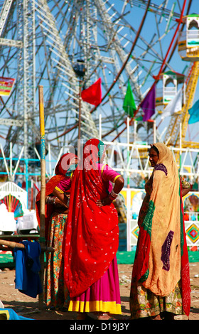Pushkar fair','Ferry wheel','Marry go round','Ferris roue',Inde,les gens,juste bovins traditionnellement la culture indienne l'Inde,les gens Banque D'Images