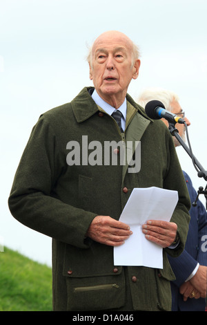 L'ancien président français Valéry Giscard d'Estaing prononçant un discours lors de la commémoration du bicentenaire de la bataille de Borodino Banque D'Images