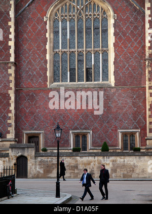 Barristers promenade par Lincoln's Inn. Banque D'Images