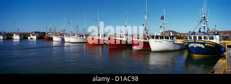 Iles de la Madeleine (la Madeleine), Québec, Canada - Bateaux de pêche commerciale à quai dans le port de l'Île du Havre-Aubert Banque D'Images