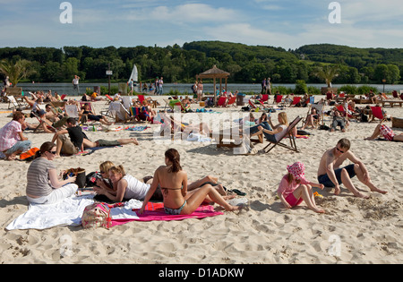 Essen, Allemagne, les gens dans la plage de Baldeneysee Banque D'Images