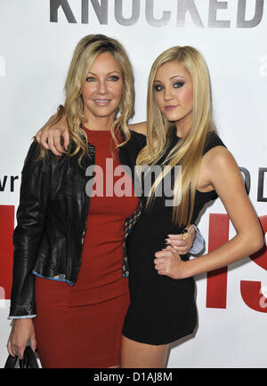 Le 12 décembre 2012 - Los Angeles, Californie, États-Unis - Heather Locklear, Ava Elizabeth Sambora. assister à la première de Los Angeles c'est ''40'' tenue à l'Grauman's Chinese Theatre à Hollywood, Californie .le 12 décembre 2012. 2012.(Image Crédit : © D. Long/Globe Photos/ZUMAPRESS.com) Banque D'Images