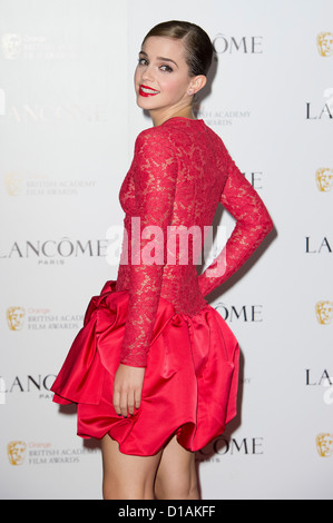 Emma Watson arrive pour la pré-BAFTA Lancome cocktail. Banque D'Images