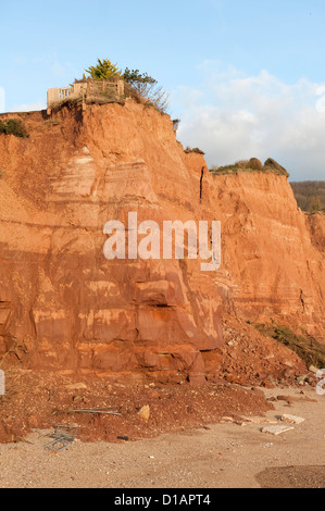 Les falaises de l'est à Sidmouth dans le Devon avec de graves glissements de terrain et l'érosion côtière Banque D'Images