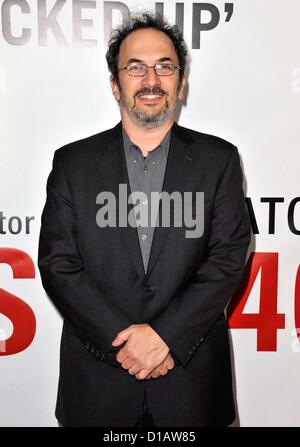 Le 12 décembre 2012 - Los Angeles, Californie, États-Unis - Robert Smigel assistant à la première de Los Angeles c'est ''40'' tenue à l'Grauman's Chinese Theatre à Hollywood, Californie .le 12 décembre 2012. 2012.(Image Crédit : © D. Long/Globe Photos/ZUMAPRESS.com) Banque D'Images