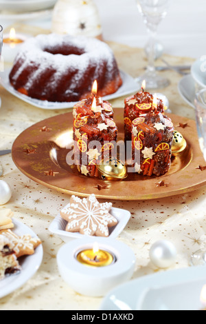 Décorée avec des bougies de table de Noël Banque D'Images