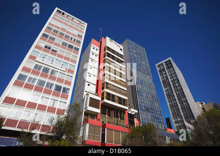 Gratte-ciel sur l'Avenida 16 de Julio (El Prado), La Paz, Bolivie Banque D'Images