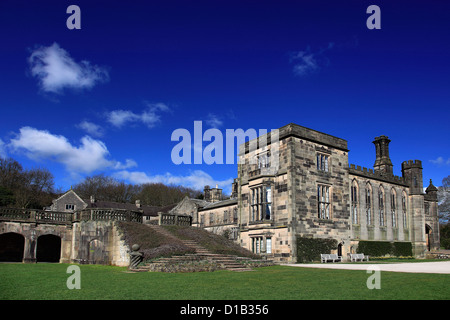 Ilam Hall dans le village d'Ilam, Staffordshire, crête, District, National, Parc, England, UK Banque D'Images