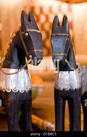 Petit cheval arabe en bois dans un chapiteau Banque D'Images