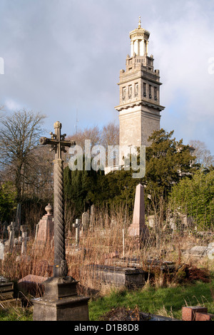 Tour Beckfords et tombes dans le cimetière de Lansdown Somerset Bath Spa, Royaume-Uni Banque D'Images