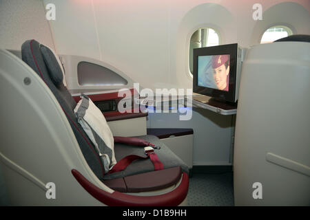 Le Qatar Dreamliner intérieur de l'aéronef montrant classe Affaire et Première Banque D'Images