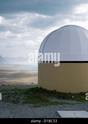 Vue sur le Mt. John Observatory exploité par l'Université de Canterbury, près de Lake Tekapo, Nouvelle-Zélande. Banque D'Images