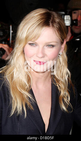 13 décembre 2012 - New York, New York, États-Unis - Actrice Kirsten Dunst assiste à la première de New York "Sur la route" tenue à la SVA Theatre. (Crédit Image : © Kaszerman ZUMAPRESS.com)/Nancy Banque D'Images