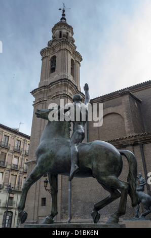 Sculpture cheval en face de Pablo Gargallo museum à San Felipe square à Saragosse, Aragon, Espagne Banque D'Images