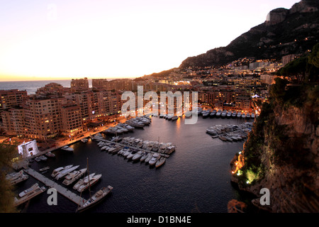 Quartier Fontvieille la nuit, Monaco, Principauté de Monaco, Monte Carlo Banque D'Images